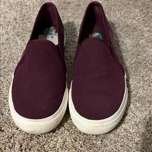 Slip-On Canvas Sneakers in Wine